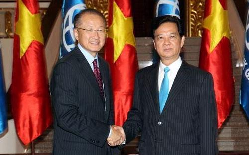 Thủ tướng Nguyễn Tấn Dũng tiếp Chủ tịch WB Jim Yong Kim ngày 17/7.<br>