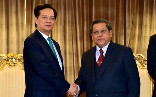 Với vai trò Chủ tịch Hội đồng 
Liên minh Nghị viện các nước ASEAN 2015 (AIPA), Chủ tịch Hạ viện Malaysia khẳng định AIPA sẽ ủng hộ tuyên bố mà 
các nhà lãnh đạo ASEAN đạt được tại Hội nghị Cấp cao vừa qua. <br>