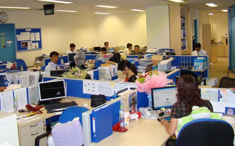 Việt Nam là một trong những quốc gia có bước tiến mạnh mẽ trong cuộc chiến chống vi phạm bản quyền phần mềm máy tính, khi giảm tỷ lệ vi phạm từ 92% năm 2004 xuống 81% năm 2014. <br>