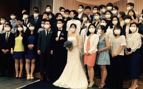 Bức ảnh trở thành biểu tượng nỗi sợ MERS ở Hàn Quốc - Ảnh: Facebook.<br>