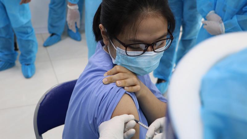 Việt Nam tiếp tục tiêm vaccine Covid-19 theo đúng kế hoạch