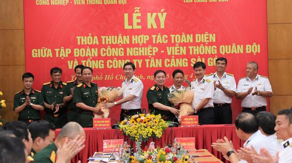 Lễ ký kết hợp tác toàn diện giữa Tổng công ty Tân Cảng Sài Gòn và Viettel