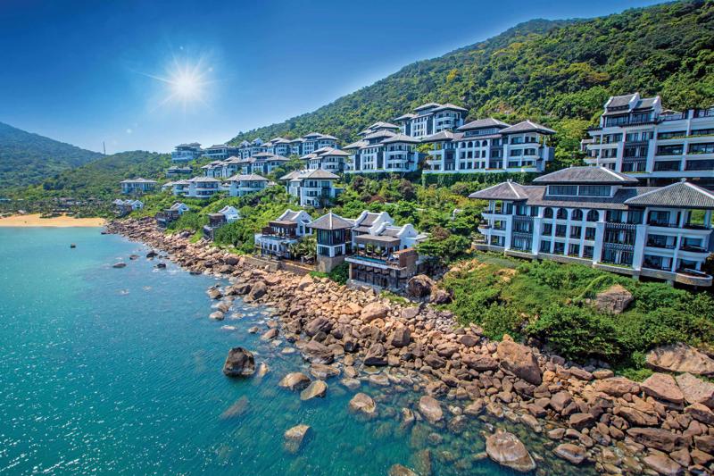 Khách sạn InterContinental Danang Sun Peninsula resort.