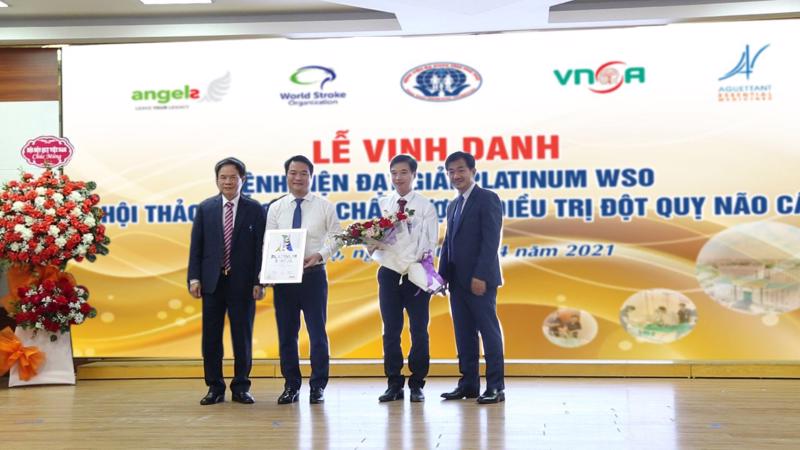 Bệnh viện Đa khoa tỉnh Phú Thọ nhận giải thưởng Bạch Kim từ Hội Đột quỵ thế giới