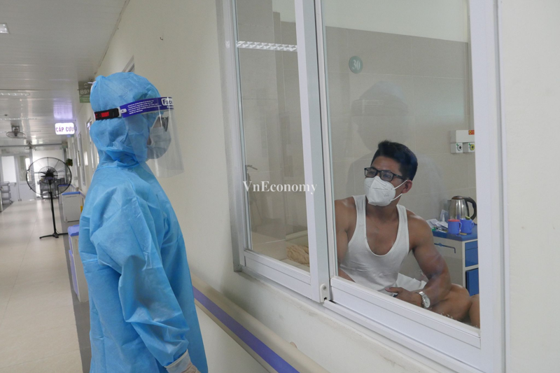 Những hình ảnh mới nhất được ghi lại tại khu cách ly Bệnh viện Thanh Nhàn, Hà Nội. Ảnh: Việt Tuấn