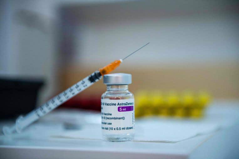 Lô vaccine Covid-19 bổ sung lần này sẽ giúp Việt Nam mở rộng đối tượng tiêm. Ảnh - Phạm Phương. 