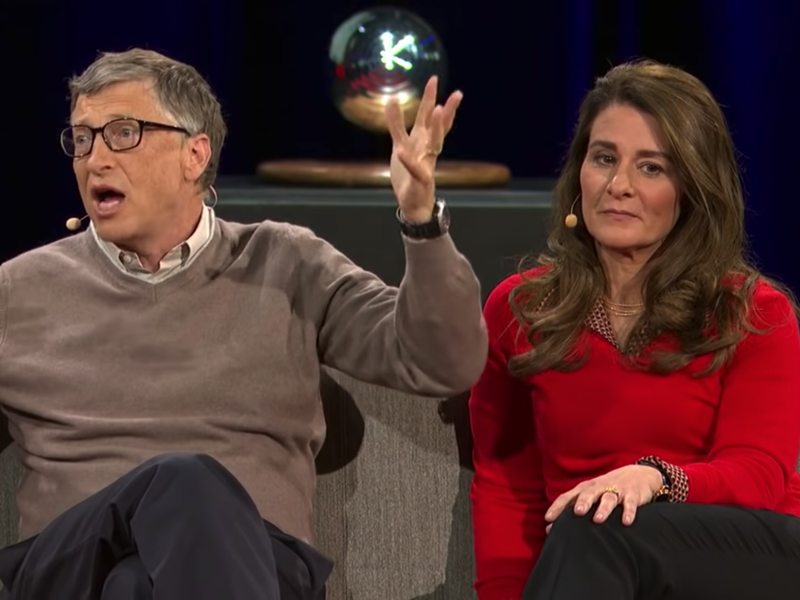 Vợ chồng tỷ phú Bill Gates - Ảnh: YouTube/Ted