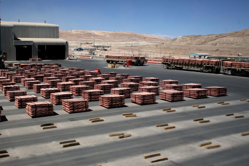  Một mỏ đồng của BHP Billiton ở Chile - Ảnh: Reuters.