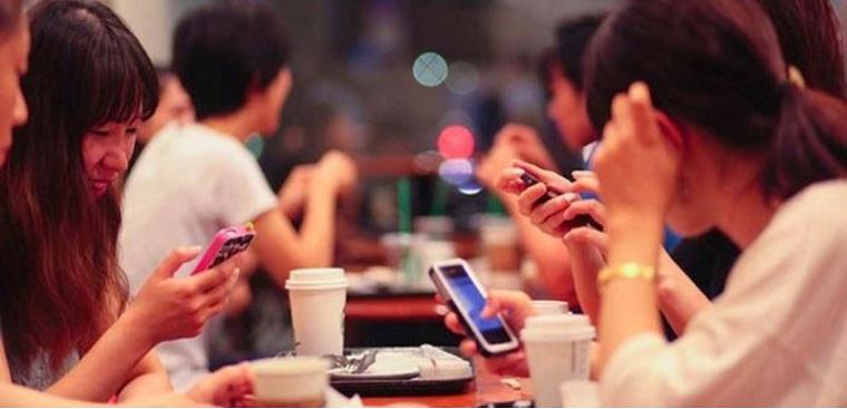 Young smartphone users in Vietnam