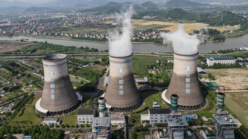 Một nhà máy nhiệt điện than ở Hàng Châu, tỉnh Chiết Giang, Trung Quốc - Ảnh: AP