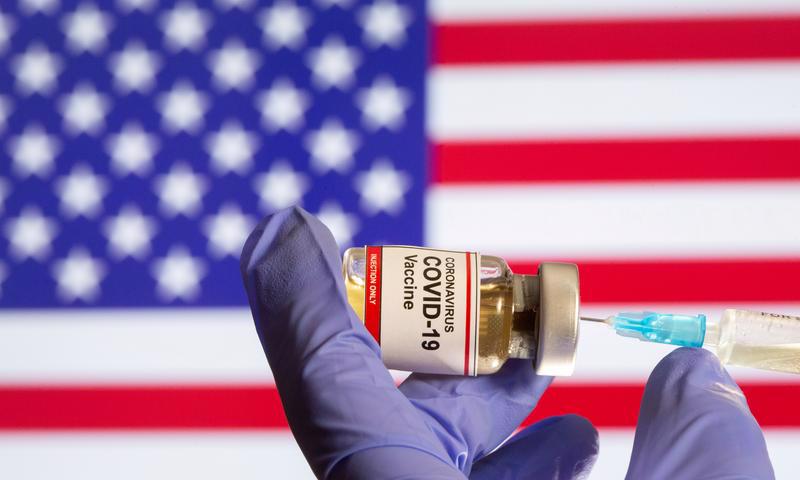 Chính phủ Mỹ đang ra sức kêu gọi người dân tiêm vaccine để ứng phó với sự lây lan nhanh của biến chủng Delta - Ảnh: Reuters.
