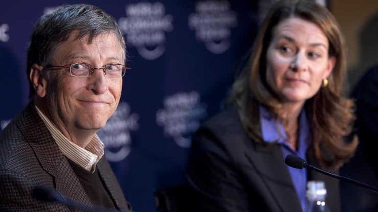 Ông Bill Gates (trái) và bà Melinda French Gates khi còn là vợ chồng - Ảnh: Bloomberg/CNBC.