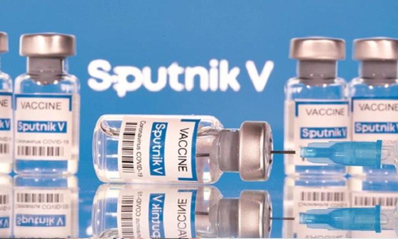 Vaccine ngừa Covid-19 Sputnik V của Nga - Ảnh: Reuters
