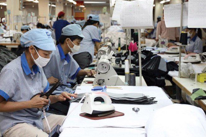 Hanoians grappling with pandemic receive assistance