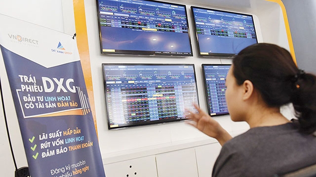 Resolving risk facing individual investors in corporate bonds
