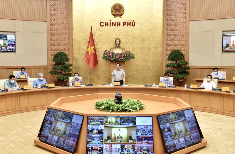 Thủ tướng Chính phủ Phạm Minh Chính, Trưởng Ban Chỉ đạo Quốc gia phòng, chống dịch Covid-19 đã chủ trì cuộc họp trực tuyến với các xã phường, quận huyện trên 63 tỉnh thành trên cả nước.