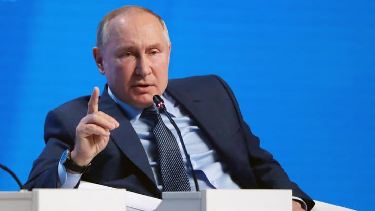 Tổng thống Nga Vladimir Putin phát biểu tại một hội nghị năng lượng ở Moscow ngày 13/10 - Ảnh: Getty/CNBC.