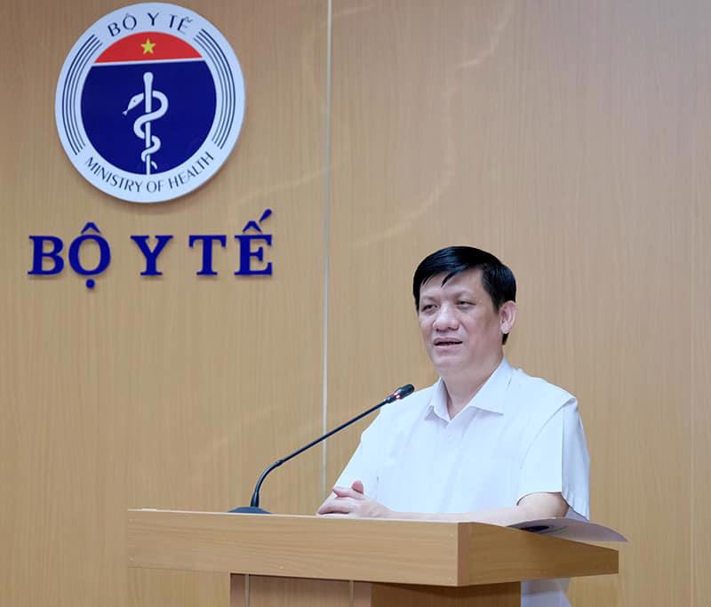Bộ trưởng Bộ Y tế Nguyễn Thanh Long thông tin tại cuộc họp. Ảnh - Trần Minh. 