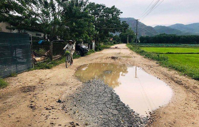 Mượn đường dân sinh quên trả khi làm dự án cao tốc Đà Nẵng - Quảng Ngãi khiến người dân Quảng Nam khốn khổ - Ảnh minh hoạ.