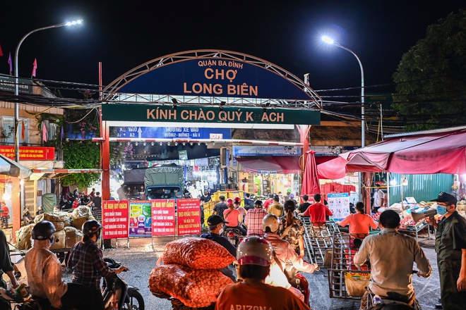 Chợ Long Biên hoạt động trở lại từ 0h ngày 21/10.