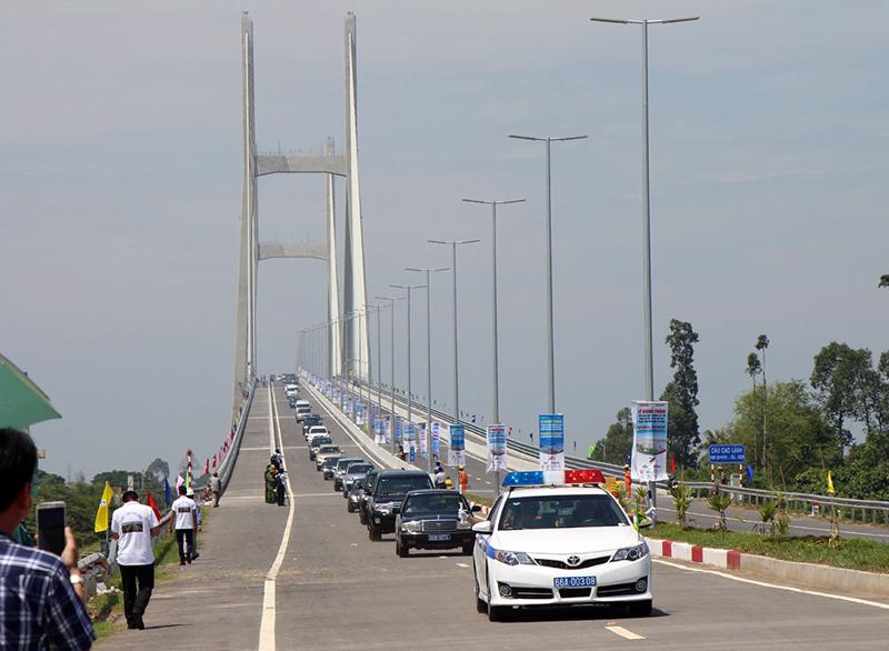 Cầu Cao Lãnh bắc qua sông Tiền, khánh thành tháng 8/2018 là một trong những dự án giao thông trọng điểm của vùng đồng bằng sông Cửu Long.