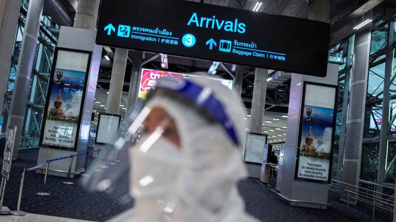 Sân bay Quốc tế Suvarnabhumi ở Bangkok chuẩn bị cho đợt kiểm tra trước khi nước này mở cửa trở lại vào ngày 1/11 - Ảnh: Reuters
