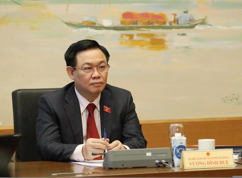 NA Chairman Vuong Dinh Hue at a discussion on the amended Law on Insurance Business. Source: VGP
