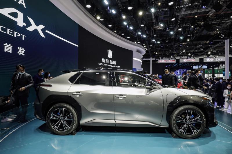 bZ4X, mẫu ô tô điện đầu tiên của Toyota, sẽ  trình làng tại các thị trường "đỉnh" như Mỹ, Nhật Bản, Trung Quốc và châu Âu vào giữa năm sau