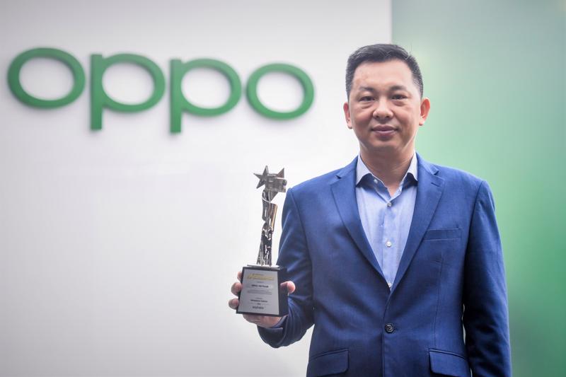 Ông Đỗ Quang Kha, Tổng giám đốc OPPO Việt Nam nhận giải thưởng Văn hóa doanh nghiệp Vietnam Excellence 2021.