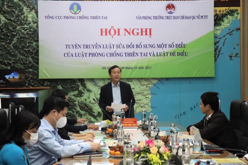 Ông Nguyễn Văn Tiến chủ trì ở điểm cầu Hà Nội.