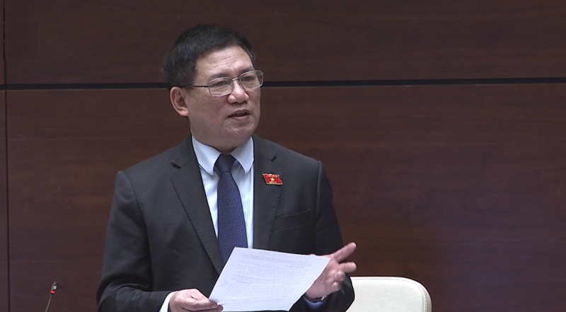 Minister of Finance Ho Duc Phoc at the NA on November 9.