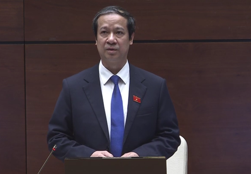 Bộ trưởng Giáo dục và Đào tạo Nguyễn Kim Sơn trả lời chất vấn của đại biểu Quốc hội sáng 11/11.