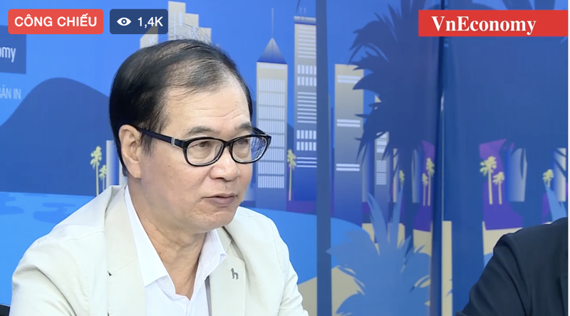 Mr. Nguyen Manh Ha, Vice President of the Vietnam National Real Estate Association, during the discussion.