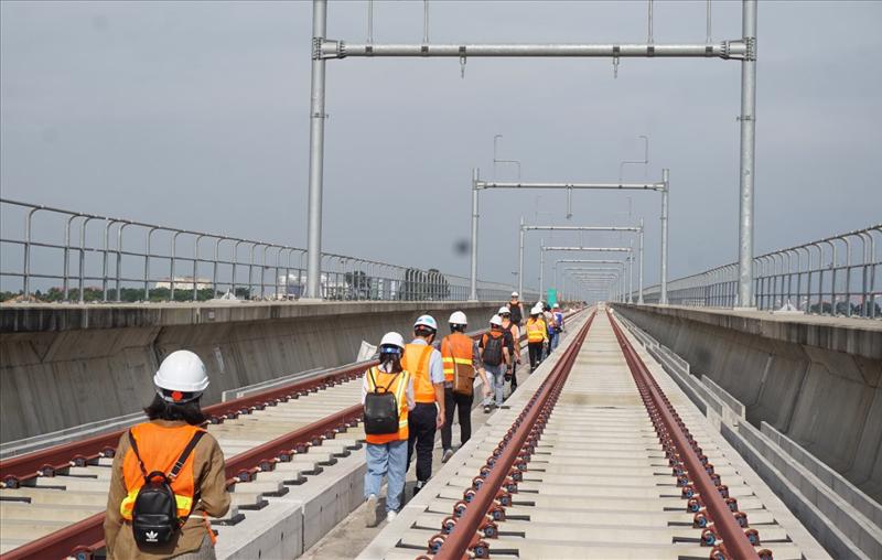 Dự án metro số 1 Bến Thành - Suối Tiên liên tiếp gặp sự cố về gối cầu