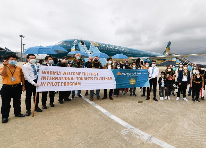 Chuyến bay đầu tiên thí điểm đón du khách Hàn Quốc đến Việt Nam.