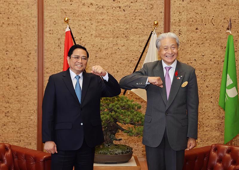 Prime Minister Pham Minh Chinh and Tochigi Governor Tomikazu Fukuda (Photo from the Ministry of Foreign Affairs)