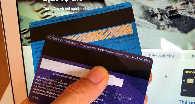 Sau ngày 31/12, người dân vẫn có thể sử dụng thẻ từ ATM