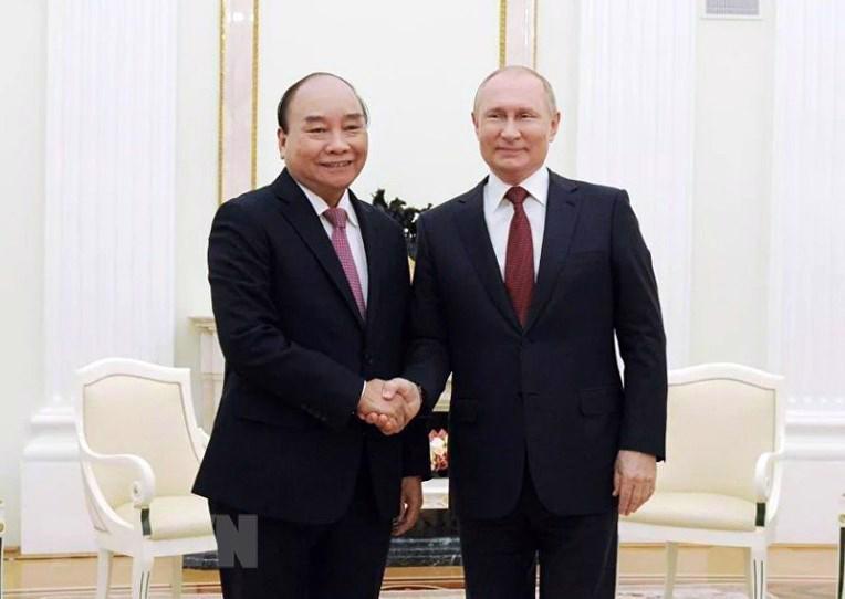 State President Nguyen Xuan Phuc and Russian President Vladimir Putin (Photo from Vietnam News Agency)