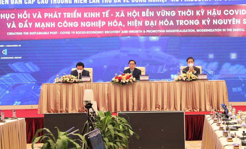 The 3rd annual Industry 4.0 Summit, with the participation of Prime Minister Pham Minh Chinh (C) (Source from vneconomy.vn)