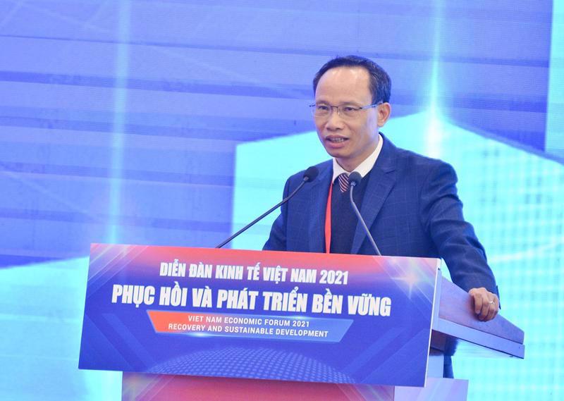 Banking and finance expert Mr. Can Van Luc at the Vietnam Economic Forum. Source: Quochoi.vn
