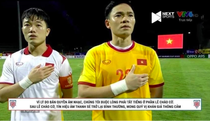 Trong lễ chào cờ trận Việt Nam - Lào tại AFF Cup, bài Quốc ca bị tắt tiếng.