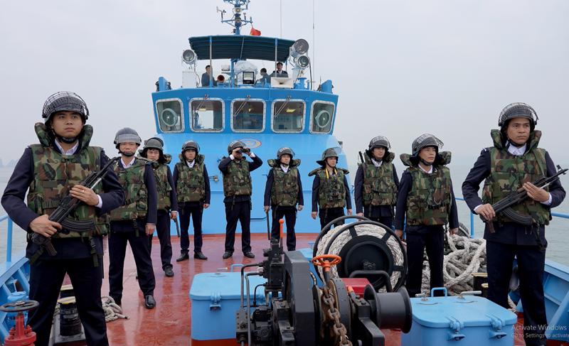 Lực lượng Hải quan phòng chống buôn lậu trên biển.