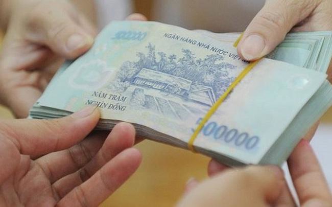 Smaller banks raising deposit rates