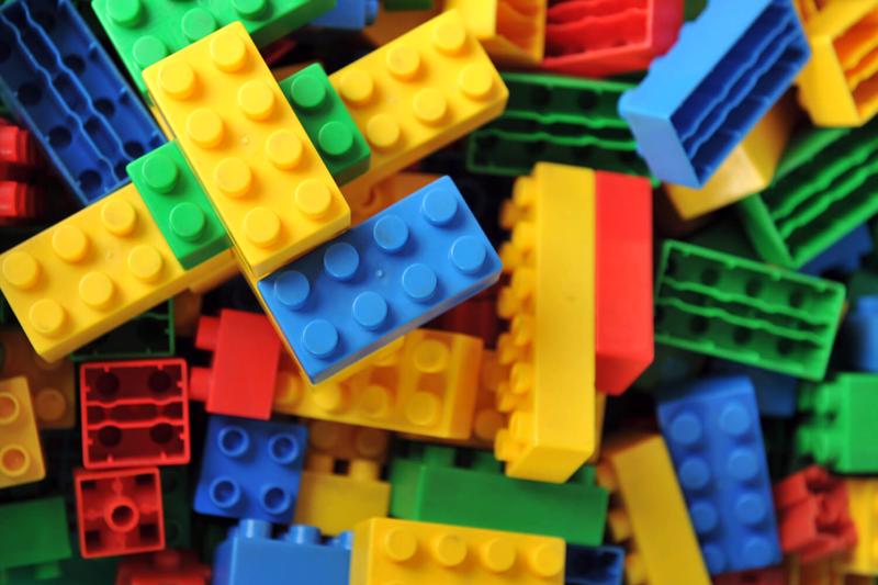 Lego nổi tiếng với sản phẩm đồ chơi xếp hình nhiều màu sắc được trẻ em trên toàn thế giới ưa chuộng.