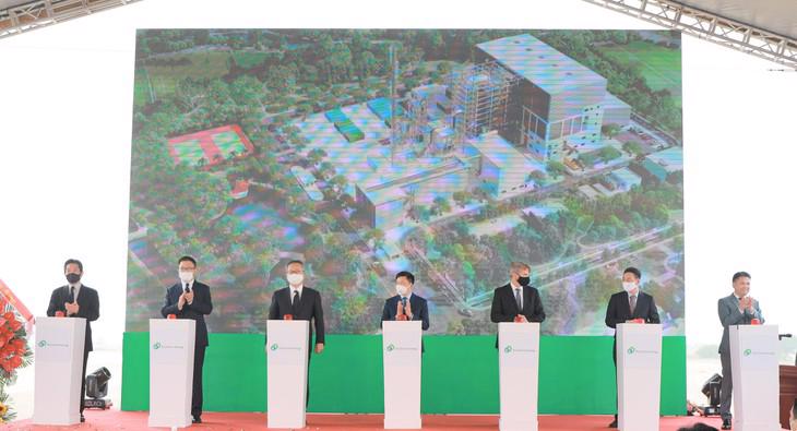 Ngày 16/12, tại Bắc Ninh, Công ty TNHH Năng lượng Xanh T&J đã tổ chức lễ khởi động Dự án xây dựng nhà máy xử lý chất thải rắn và chuyển hóa thành điện năng và ký kết hợp tác đầu tư với Tổ chức Tài chính Quốc tế (IFC).