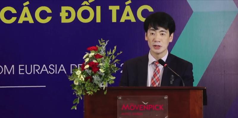 Mr. Ta Hoang Linh, Director General of the European-American Market Department, speaking at the forum.