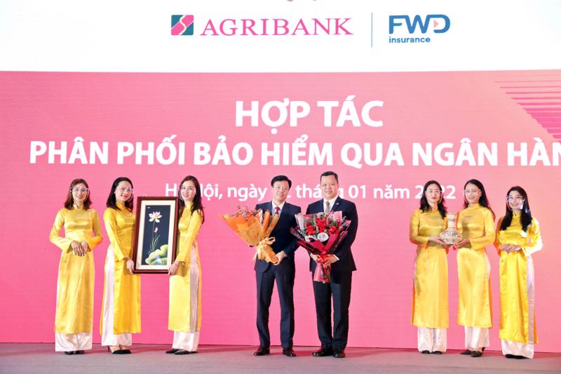 FWD Việt Nam chính thức triển khai hợp tác phân phối bảo hiểm qua ngân hàng Agribank ngày 12/1/2022.
