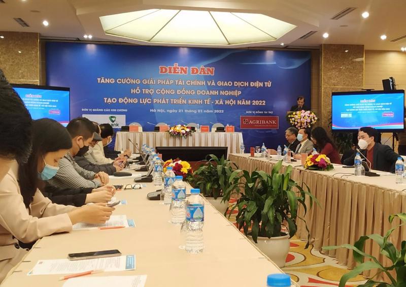 The “Strengthening financial solutions and digital transactions to support the business community, creating a driving force for socio-economic development in 2022” forum. Source: VnEconomy