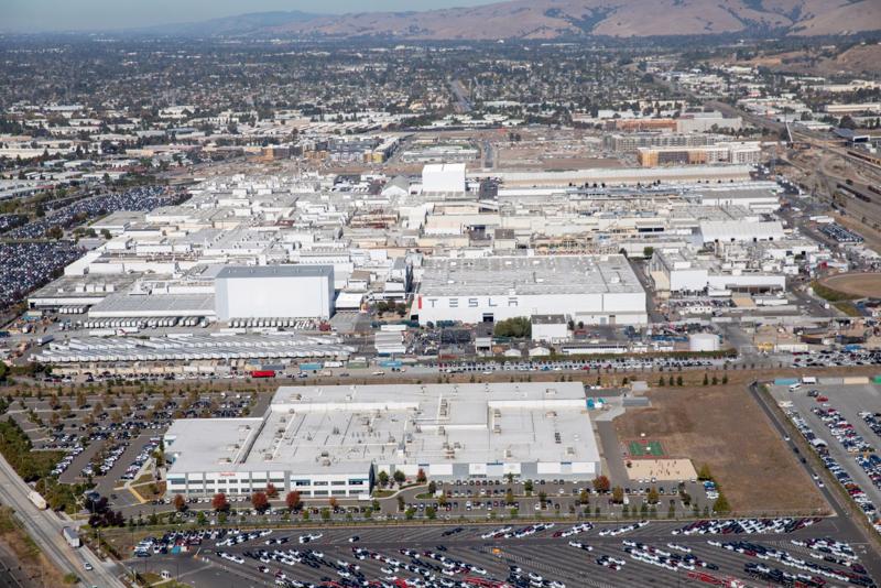 Nhà máy của Tesla tại Fremont, California - Ảnh: Bloomberg