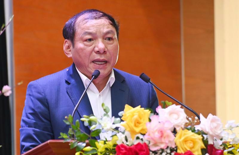 Minister of Culture, Sports and Tourism Nguyen Van Hung at a seminar on the roadmap and solutions for opening international tourism activities, on January 24. Source: VnEconomy